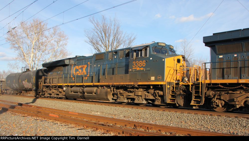 CSX 3386 on M403